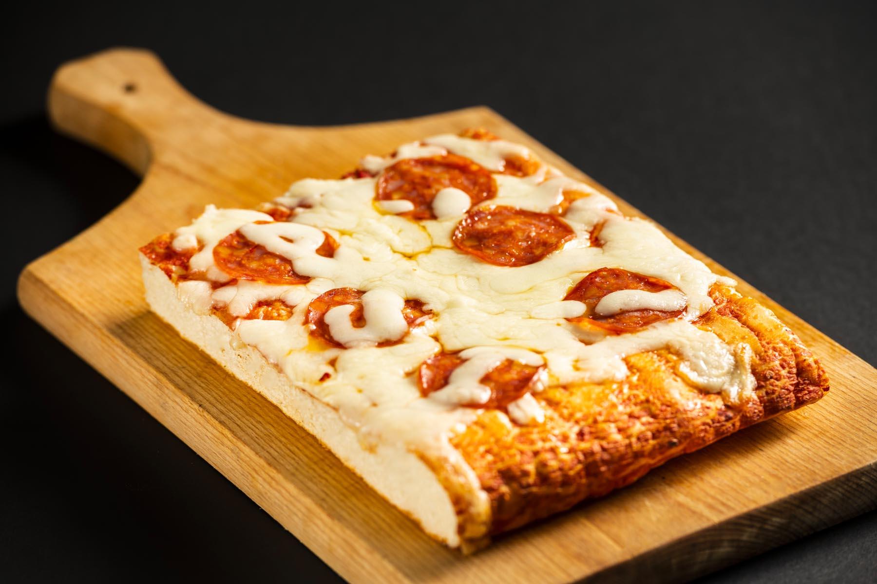 Pizza trancio salamino piccante